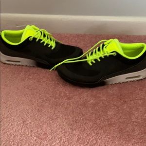 Nike Flex Run Black & Lime Green Sneakers
